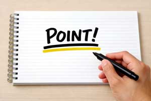 「POINT!」と書かれたノートとペンを持つ人の手